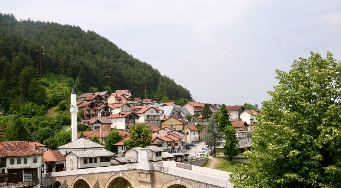 De Ottomaanse brug over de Neretva