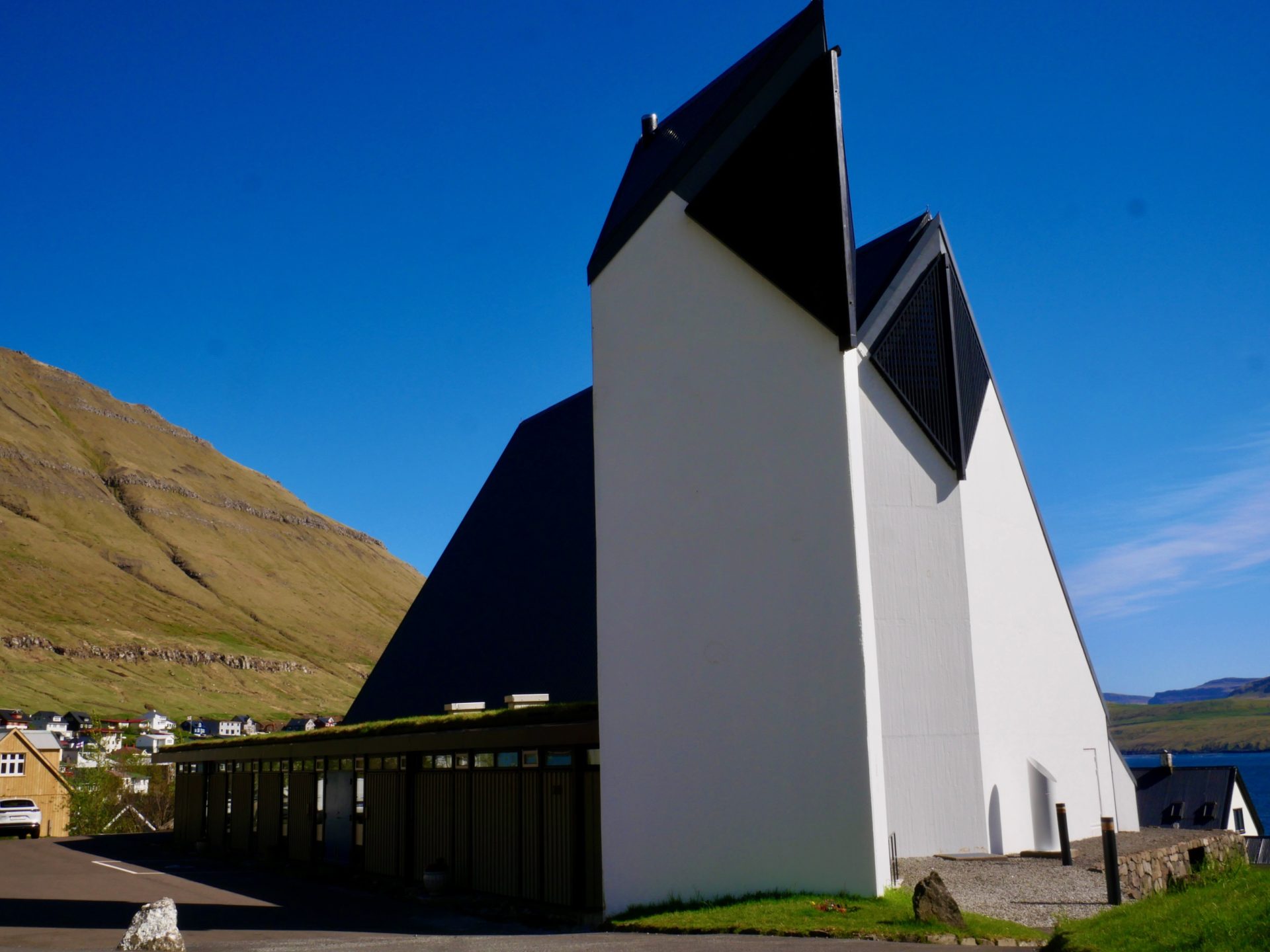 Fuglafjørður kirkja