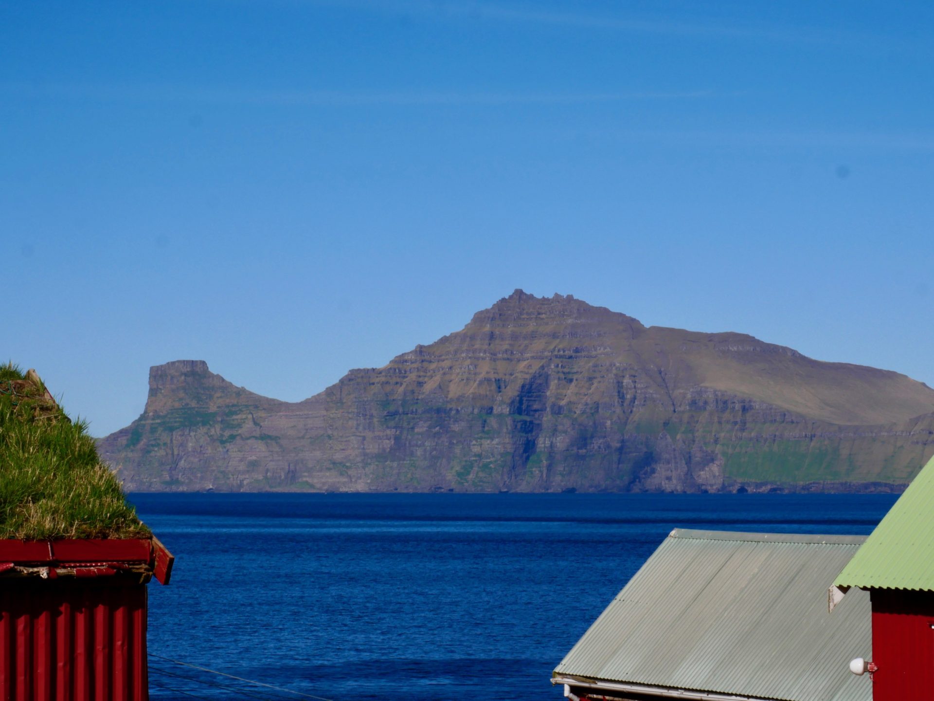 een traditoneel dorp op de Faeröer eilanden