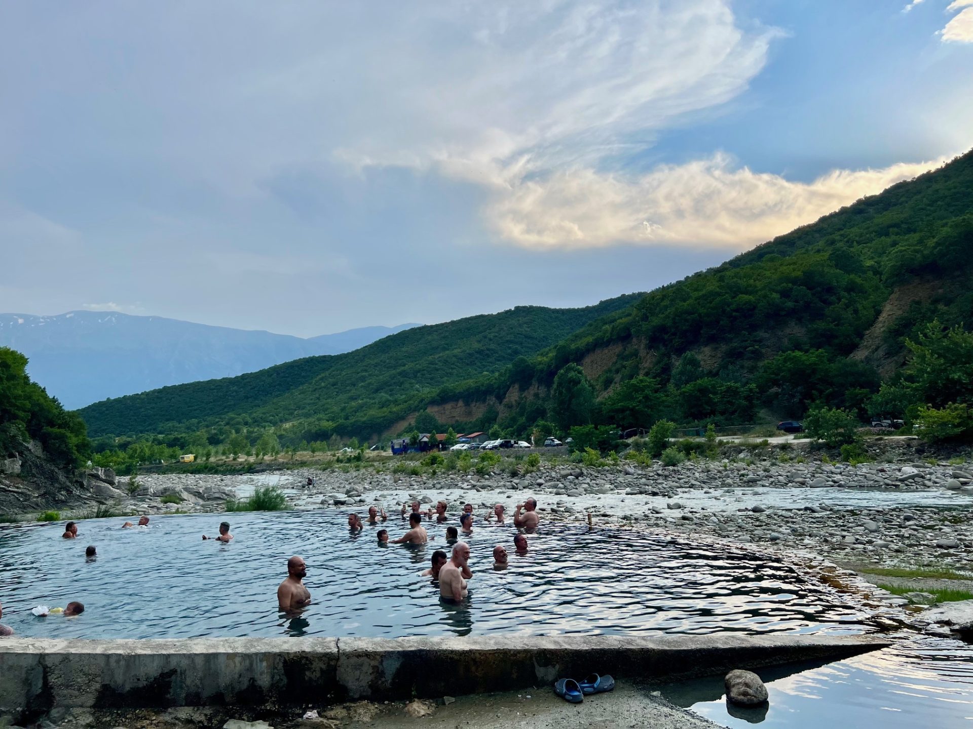 uitzicht over de thermal pool benja albanië