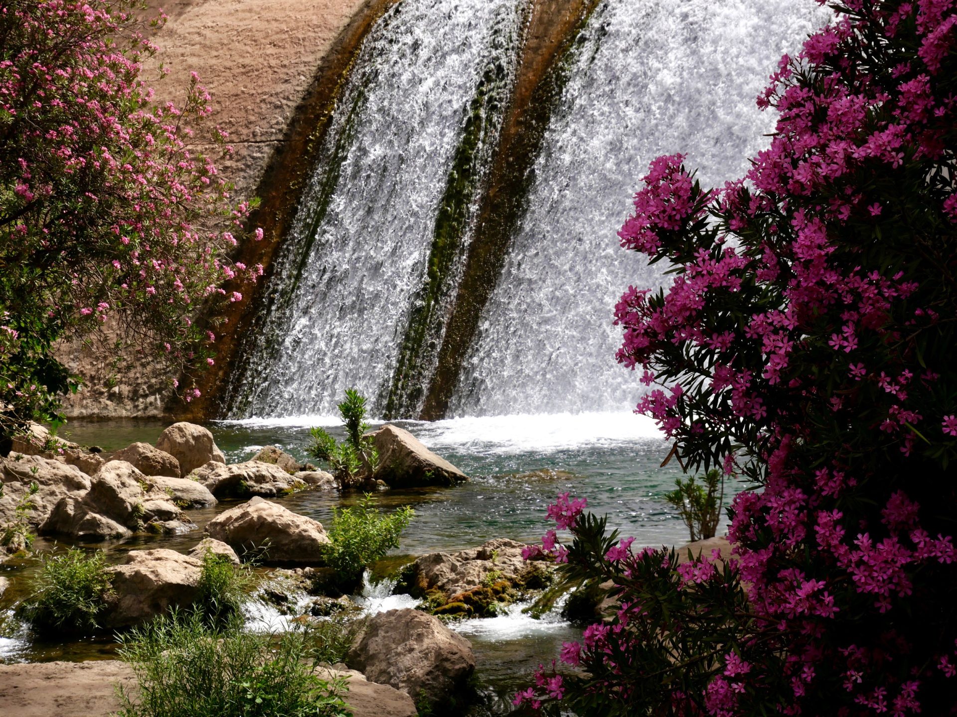 waterval bij de dam Akchour