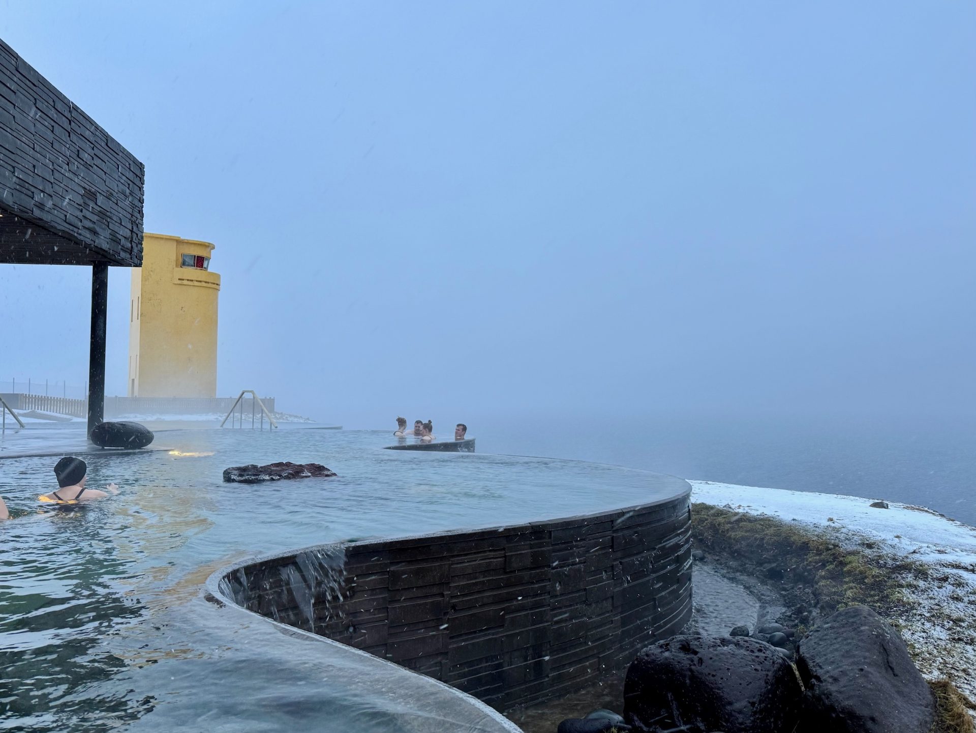 Waar koop je goedkope tickets voor de Geosea thermale baden in Húsavík?