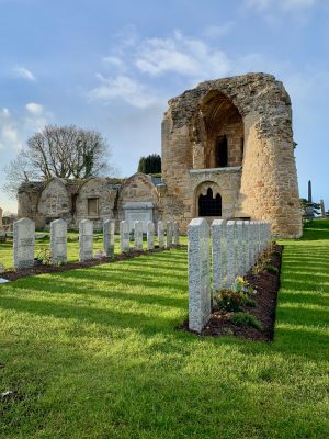 De ruïnes van Kinloss Abbey