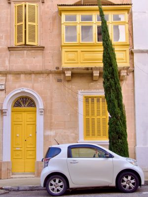 Traditionele houten balkons op Malta