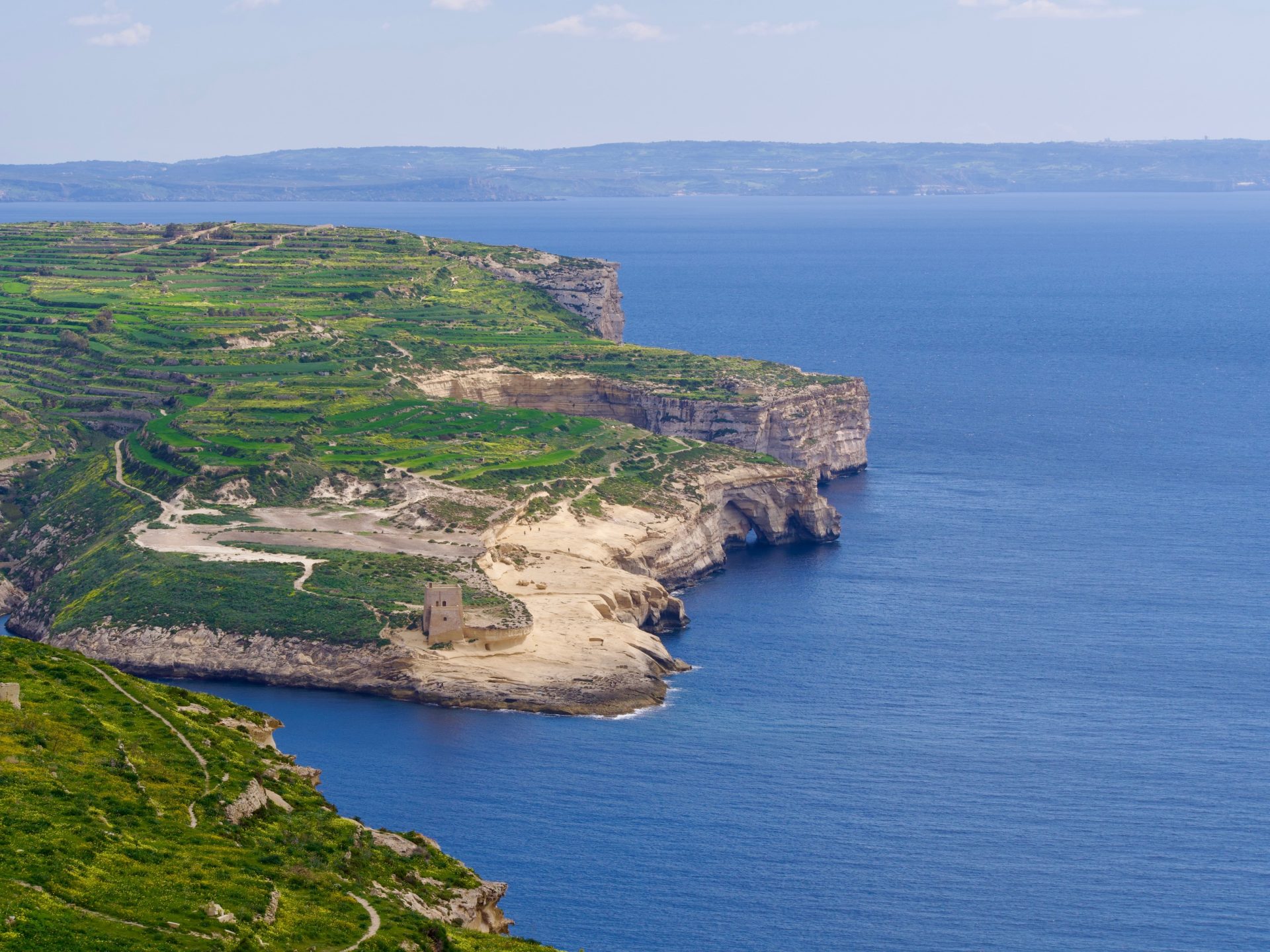 Xlendi Bay & Kliffen